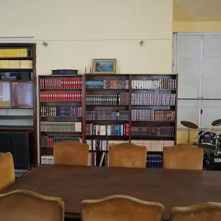 The Saint's Library Loft In Historical Palace Neapol