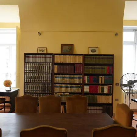 דירה The Saint's Library Loft In Historical Palace *