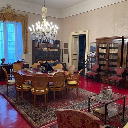 דירה The Saint's Library Loft In Historical Palace נאפולי
