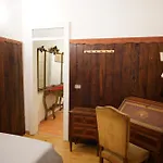 דירה The Saint's Library Loft In Historical Palace נאפולי